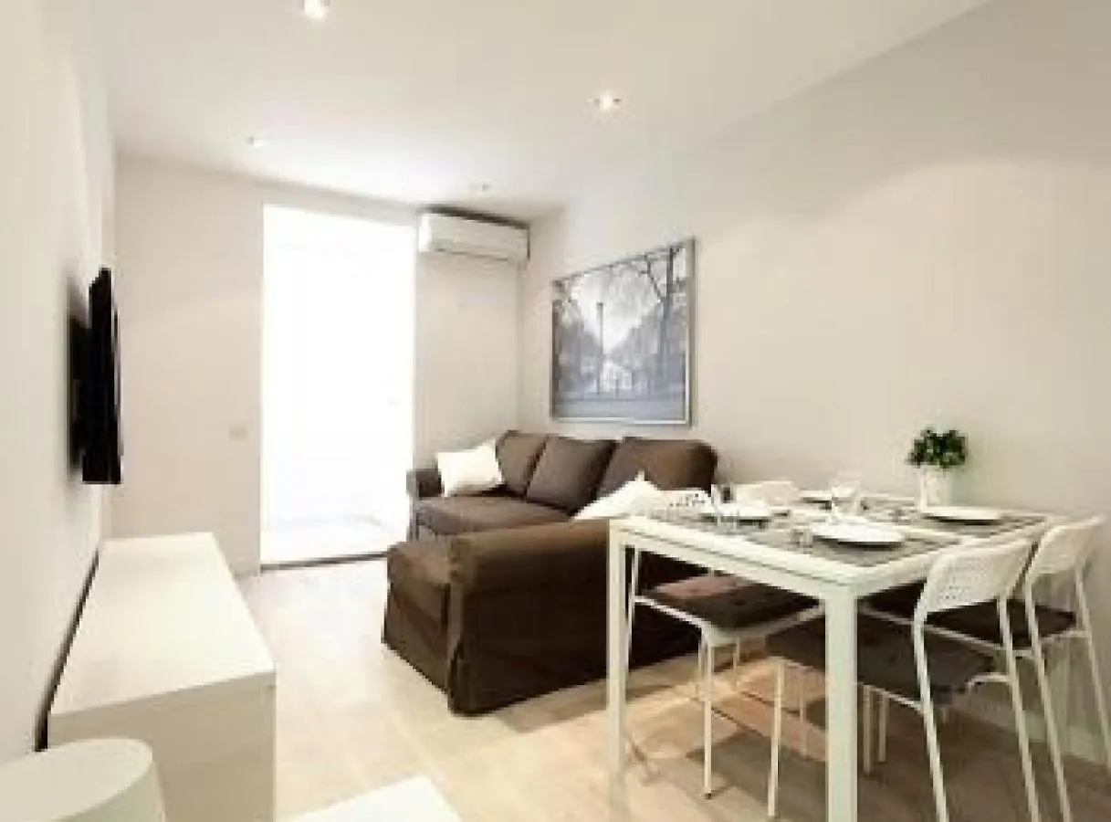 Mab2 - Mab2 - Apt At Street Level With Private Terrace 0*, برشلونة إسبانيا